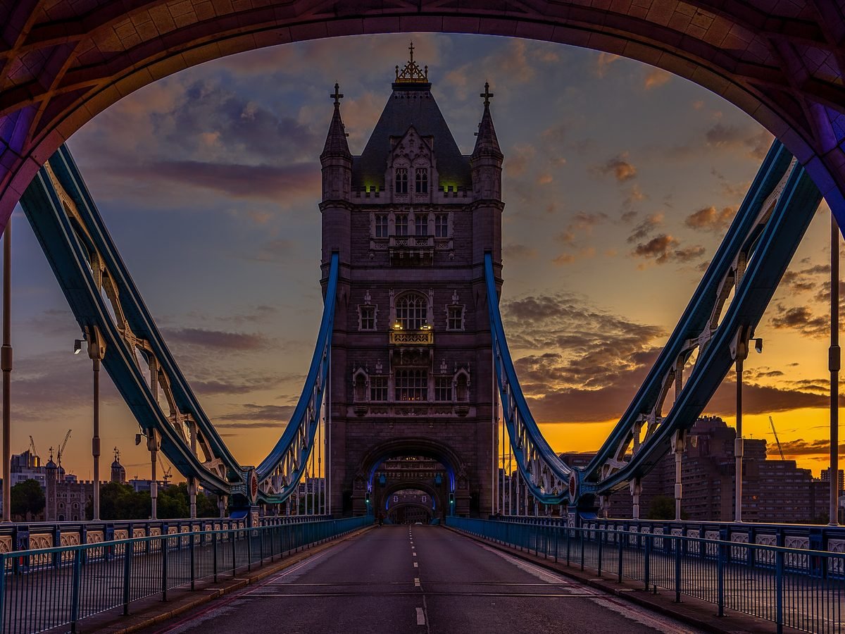 London (Tower Bridge)