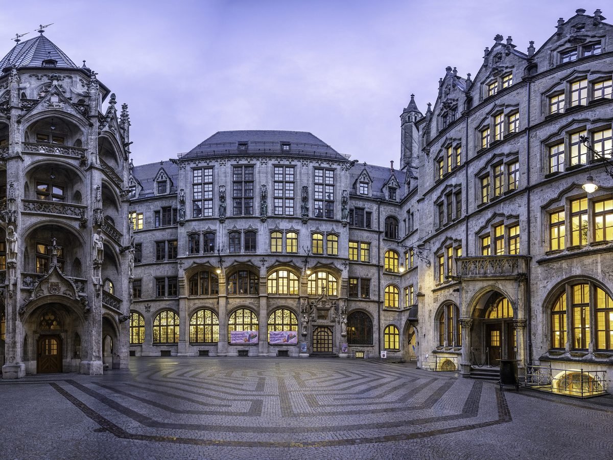 München (Neues Rathaus, gården)
